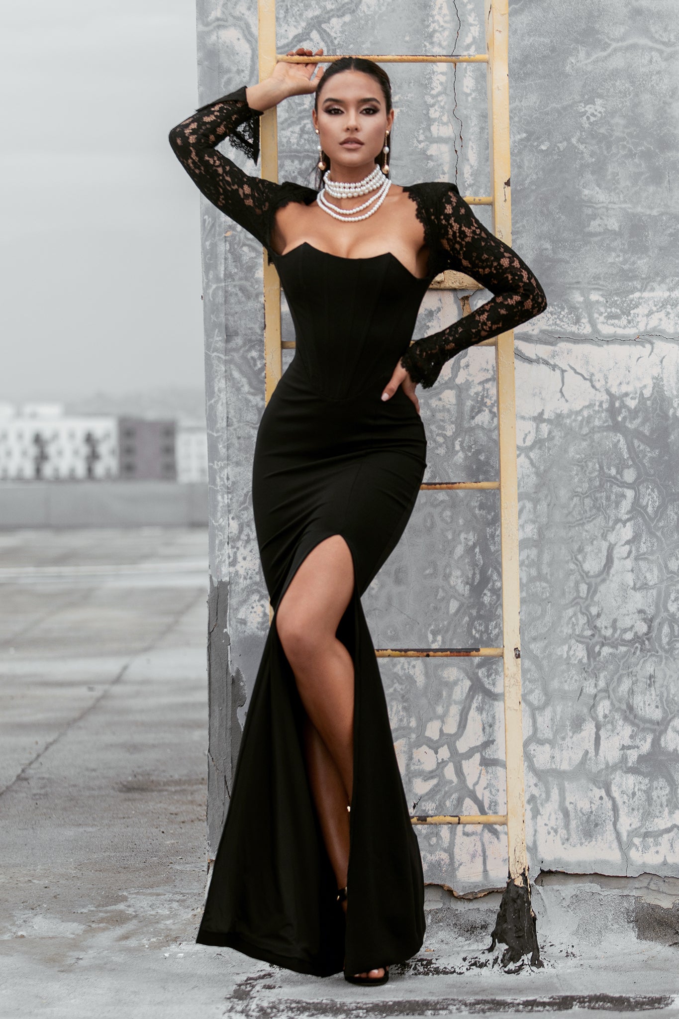 Veva Guipure Lace Corset Maxi Dress (Black)